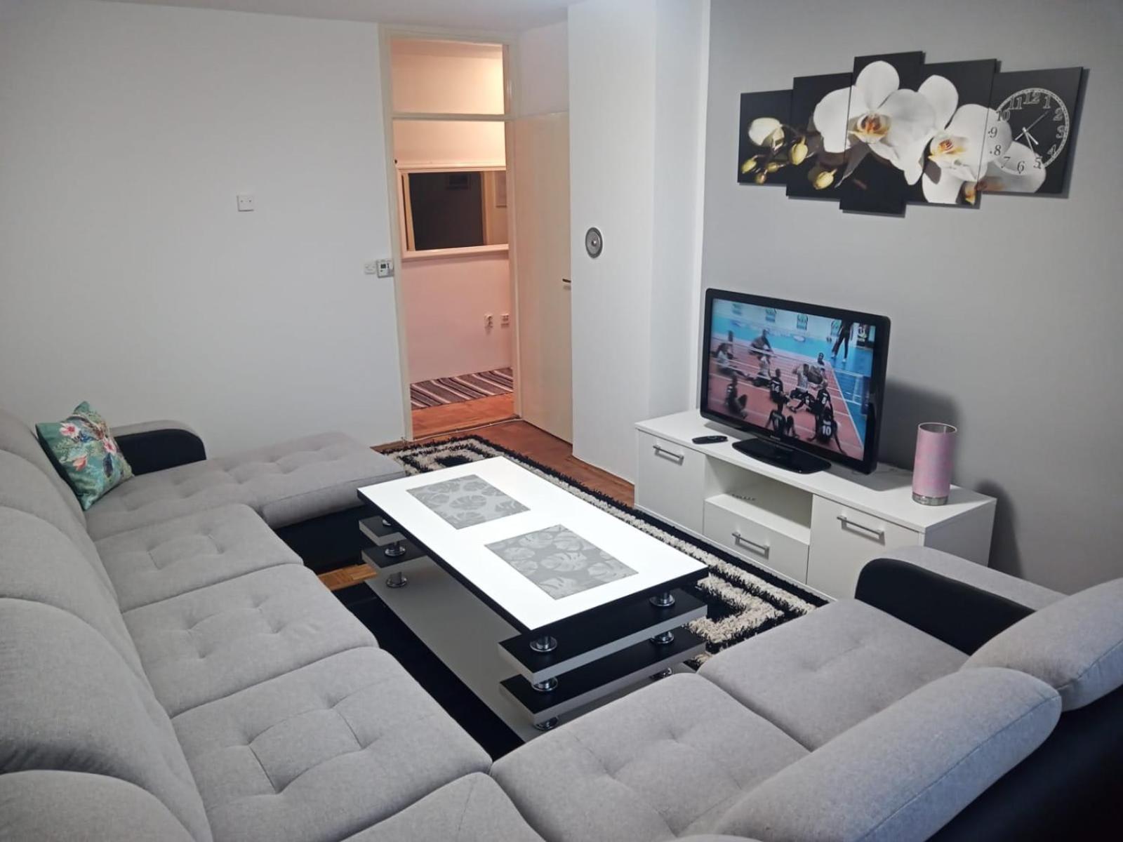 Near Sarajevo Airport Apartment Luaran gambar